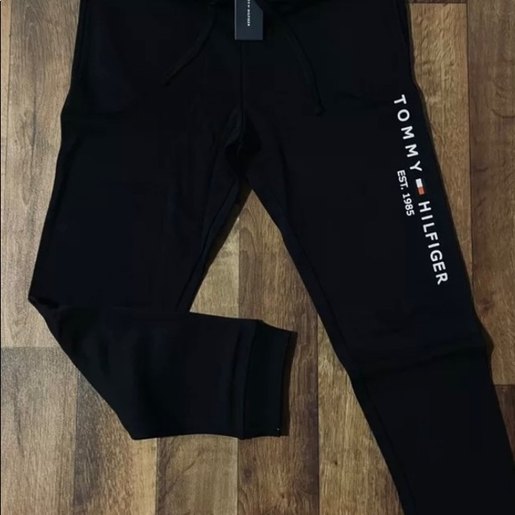 Mens Tommy Hilfiger Sweatsuit size XL - Picture 3 of 3